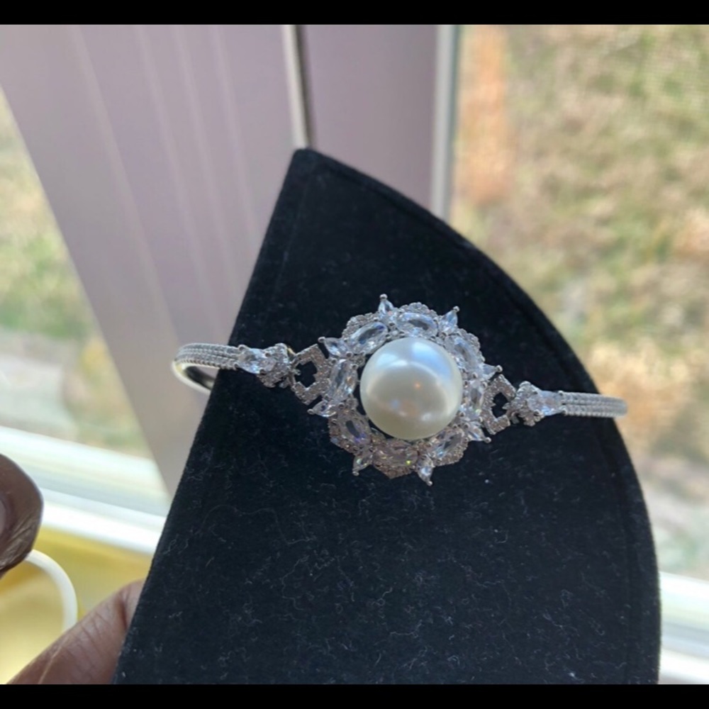 Unique Swarovski Elements Bracelet With Pearl - image 3